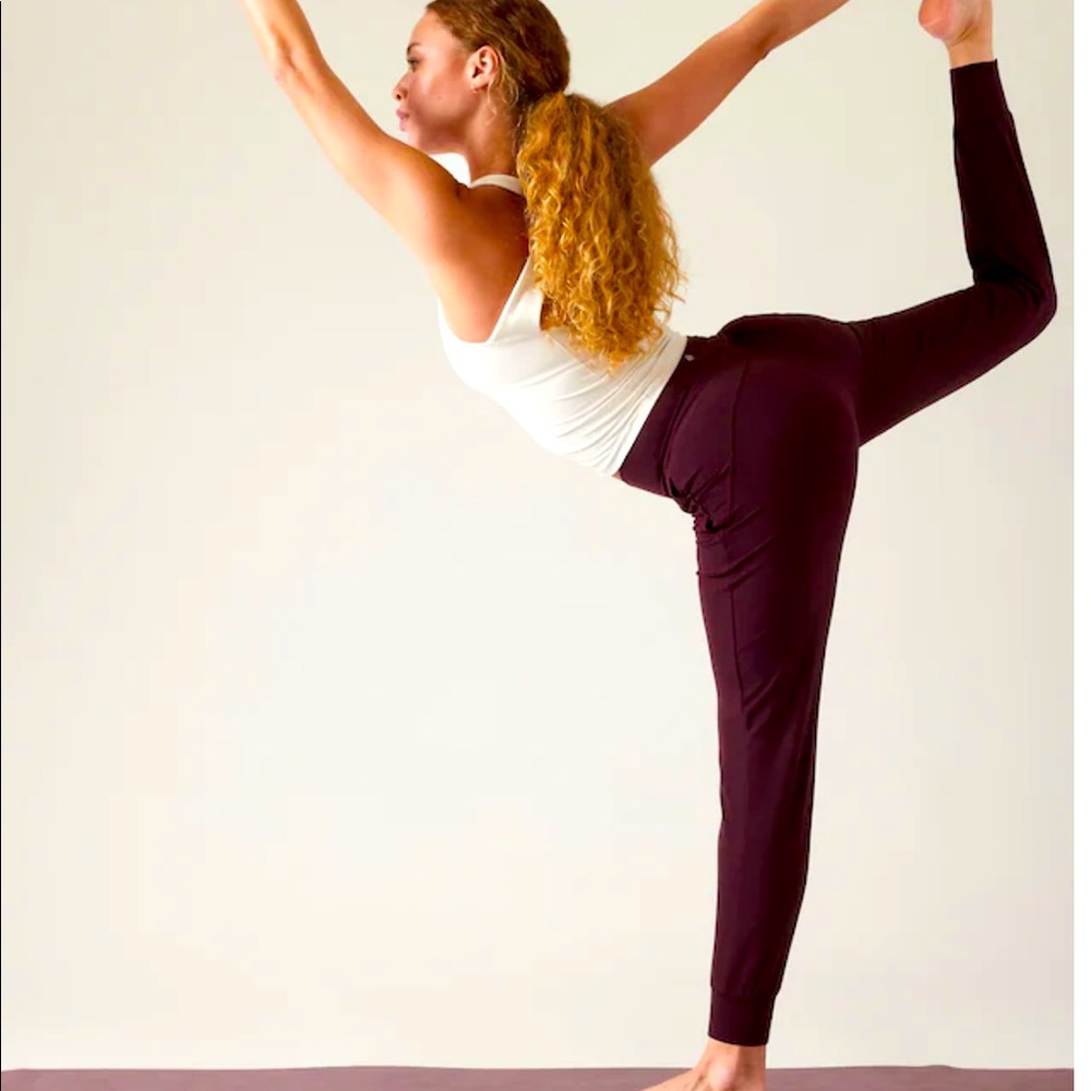 Athleta Salutation Jogger Spiced Cabernet XS